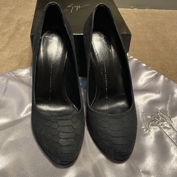 Giuseppe Zanotti black heels - Picture 3 of 11